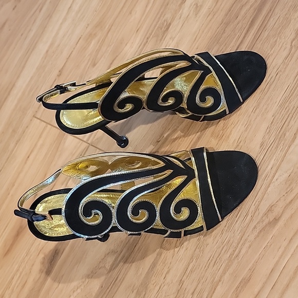 Prada gold and black leather heels - Picture 1 of 6